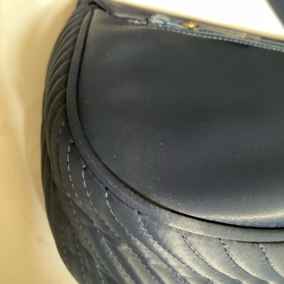 Yves Saint Laurent Vintage Nylon Quilted Crossbody/Shoulder Bag in Navy Blue - Picture 10 of 15